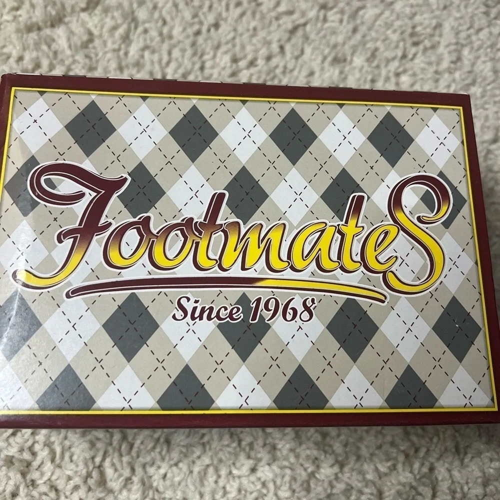 FOOTMATES RED/WHITE MARY JANE STYLE SHOE SIZE 7.5 M/W NIB